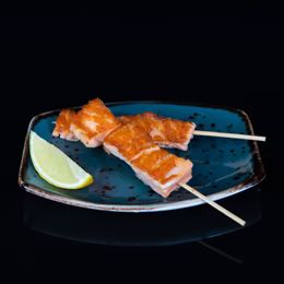 244. Pinchos de salmon